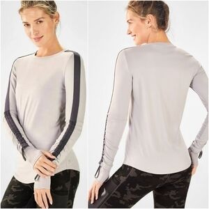 Fabletics Cashel Adjustable Layered Long Sleeve Activewear Top in Haze Grey/Iron